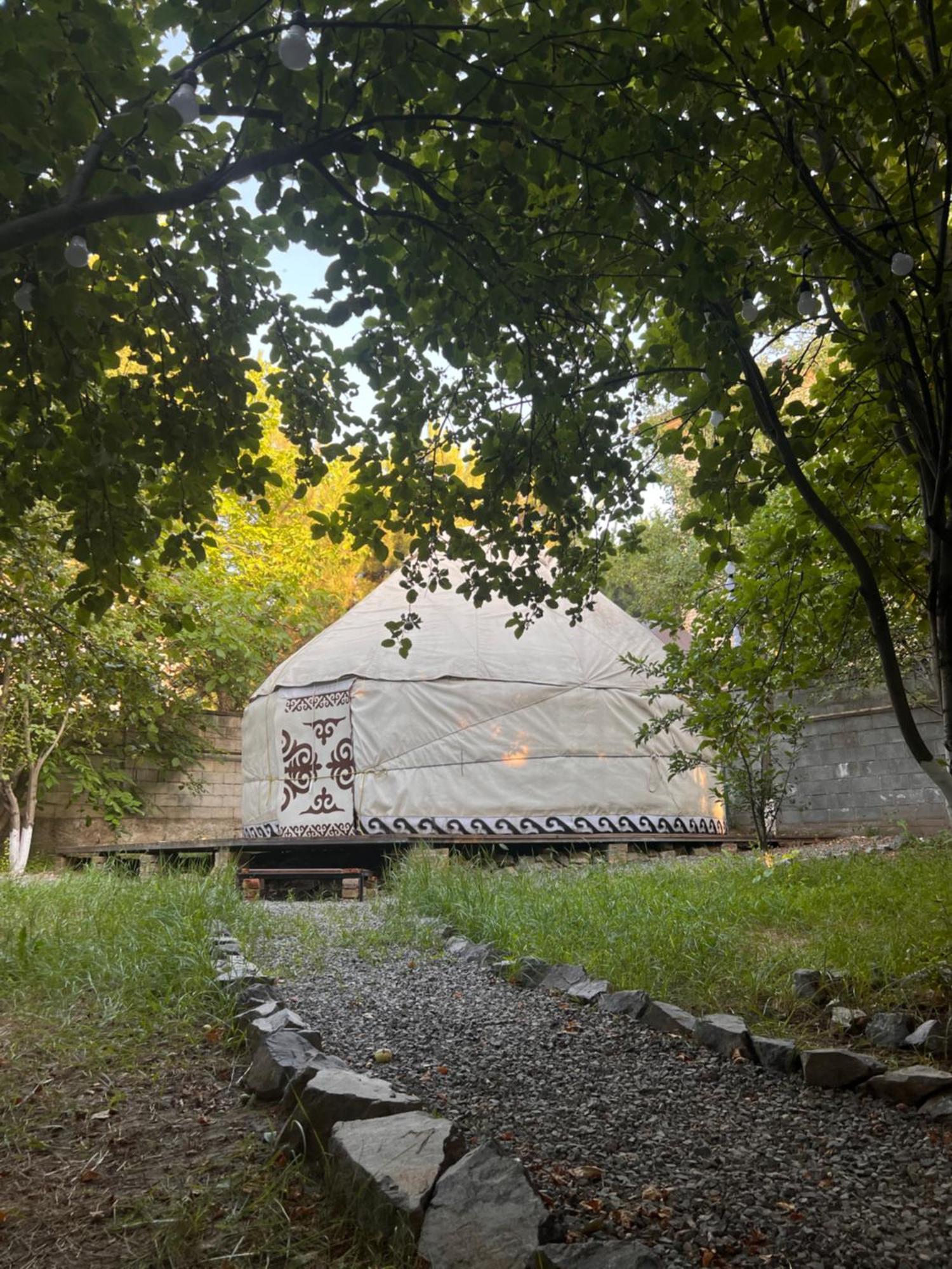 Sweet Vibe Hotel Almaty Exterior foto